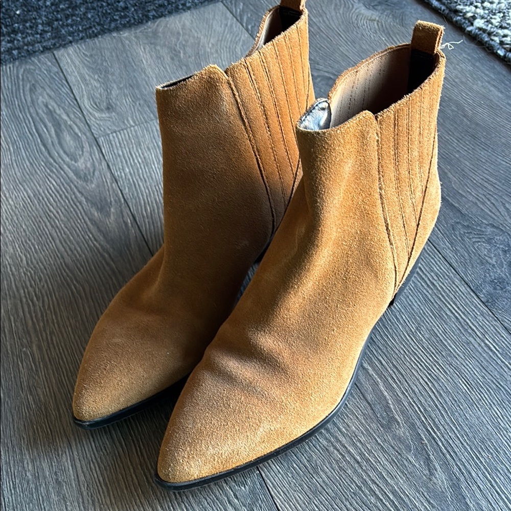 Marc Fisher brown/tan Suede Ankle Boots